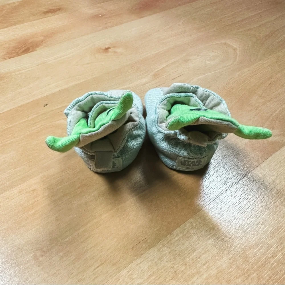 Ro & Me by Robeez Precious Cargo Star Wars Grogu Baby Yoda Snap Booties 3-6M